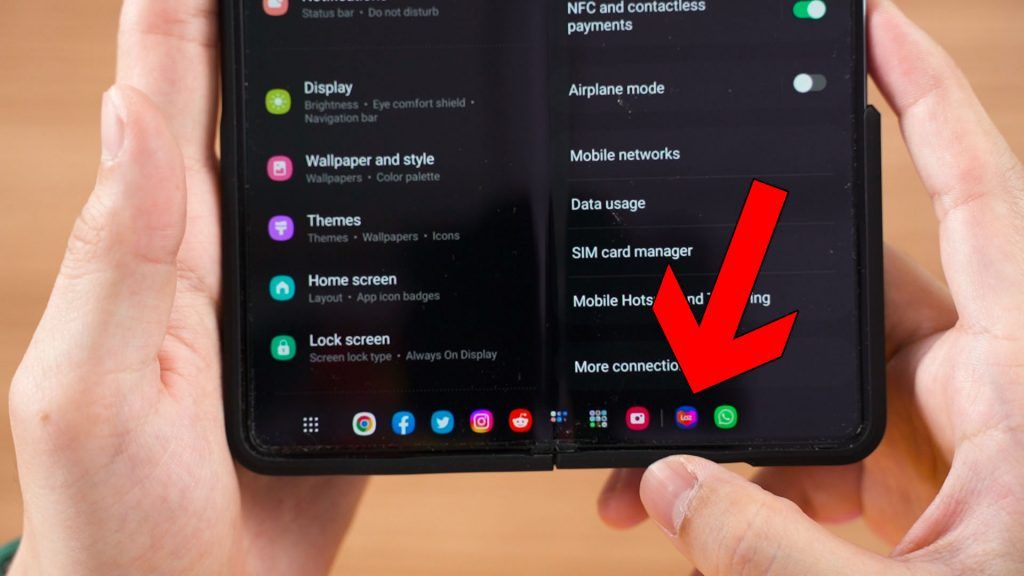 Samsung Galaxy Z Fold4 multitasking