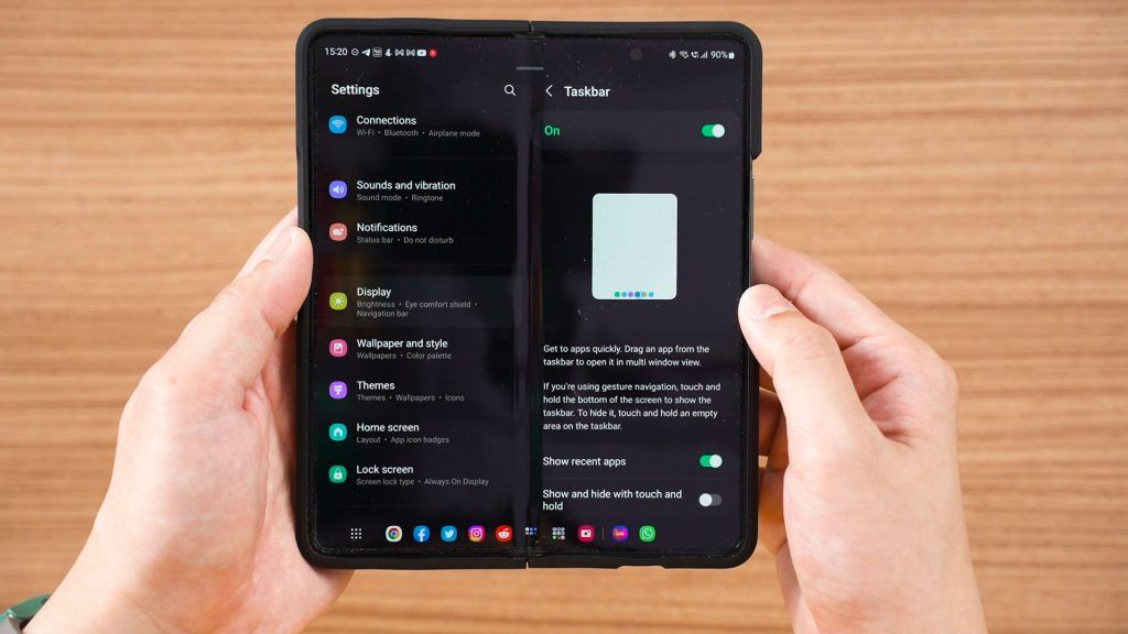 Samsung Galaxy Z Fold4 multitasking