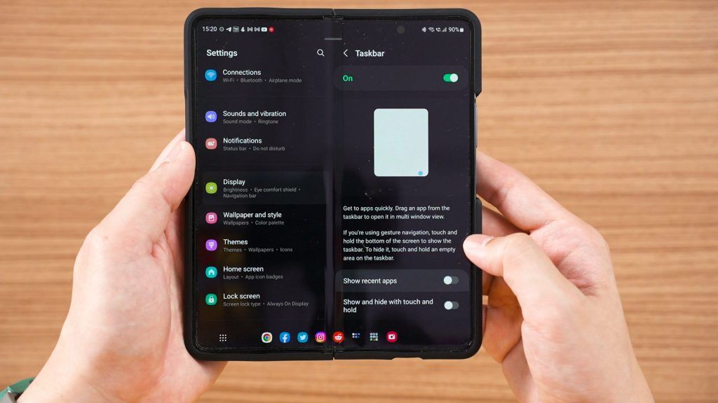 Samsung Galaxy Z Fold4 multitasking