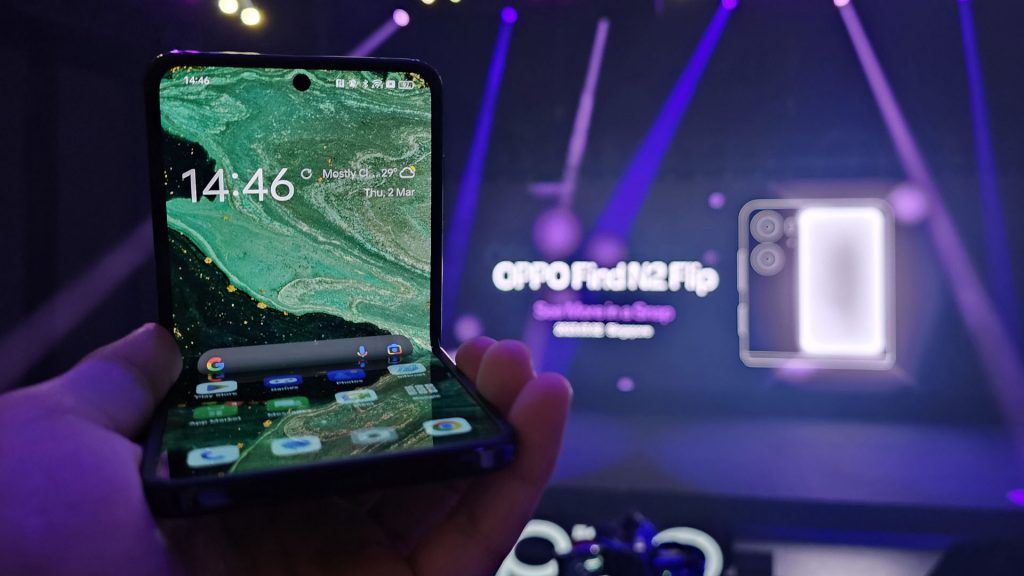 OPPO Find N2 Flip pics