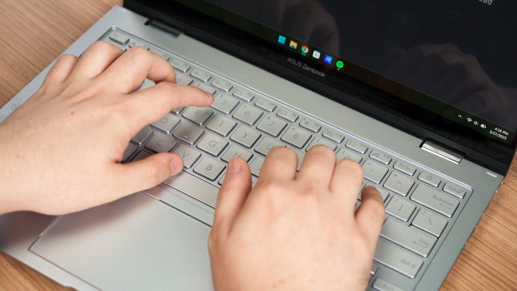 ASUS Zenbook 14 Flip OLED UP3404 review