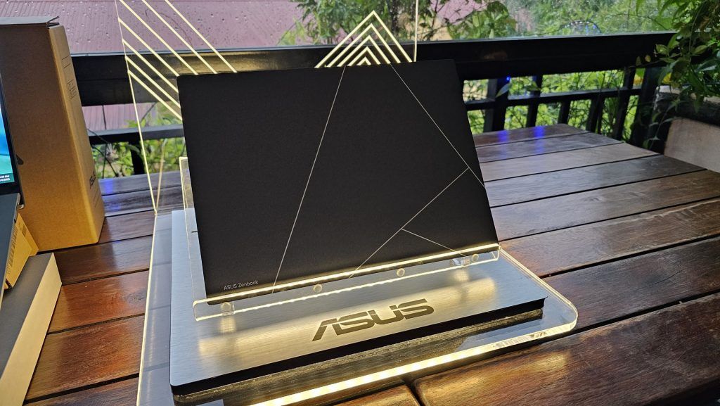 ASUS Zenbook S 13 OLED UX5304 preview