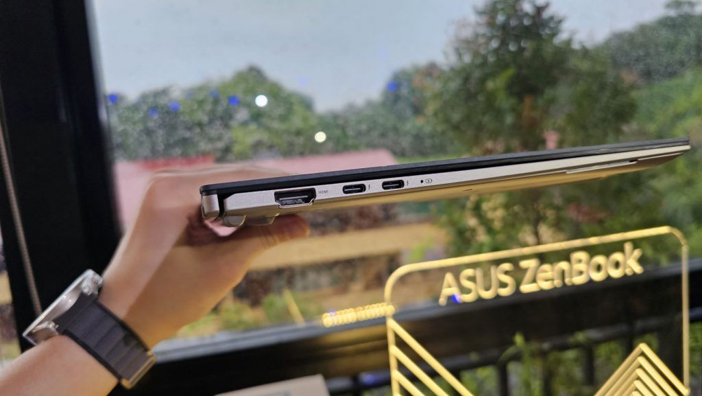 ASUS Zenbook S 13 OLED UX5304 preview
