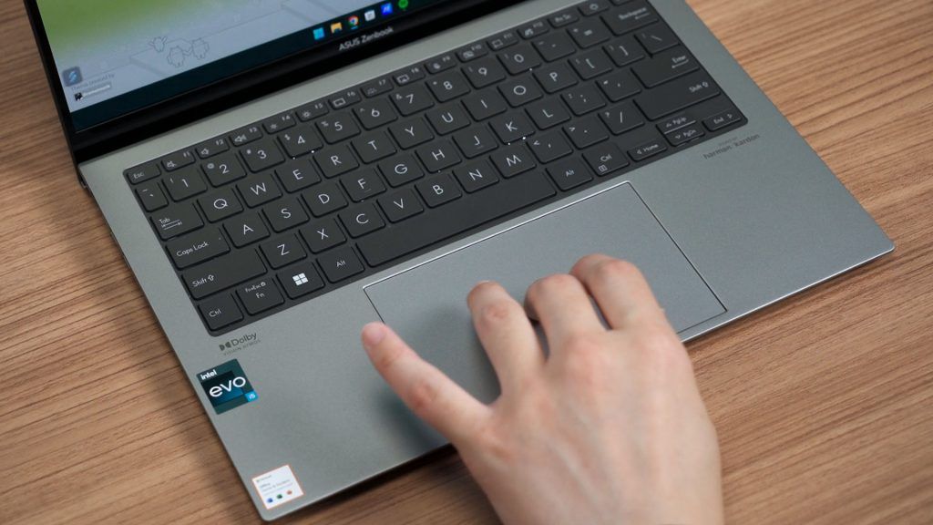 ASUS Zenbook 13 S OLED UX5304 review