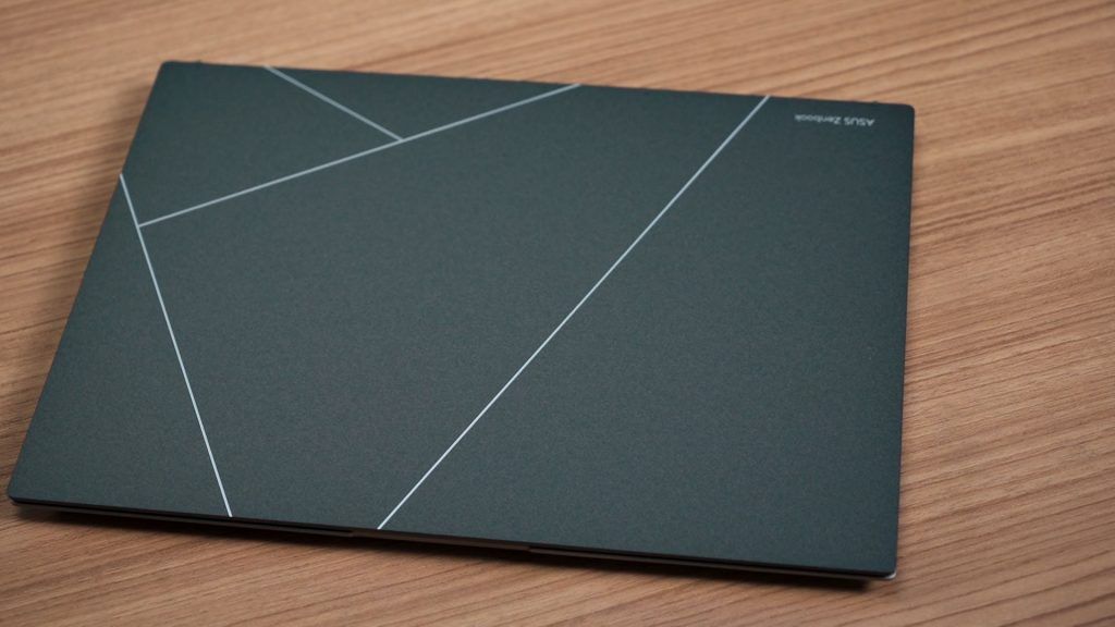 ASUS Zenbook 13 S OLED UX5304 review