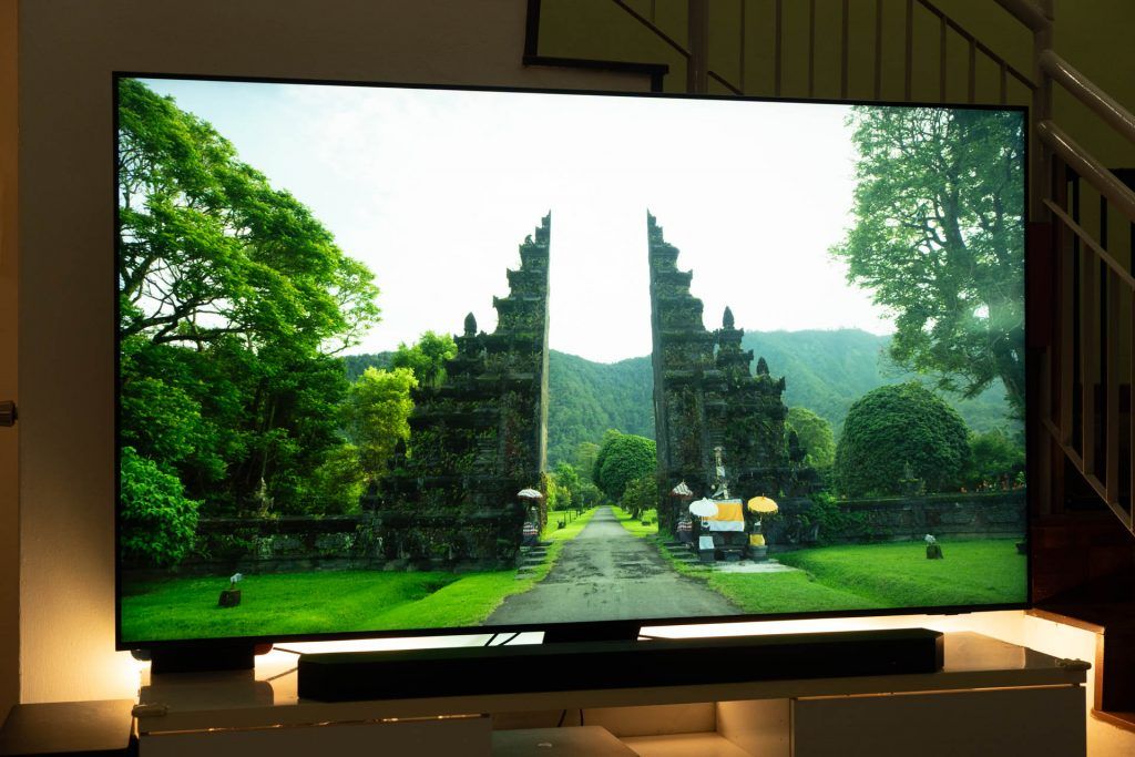 Immersive Home Theatre Experience with Samsung QN85C 4K QLED TV & Q800C Soundbar 23