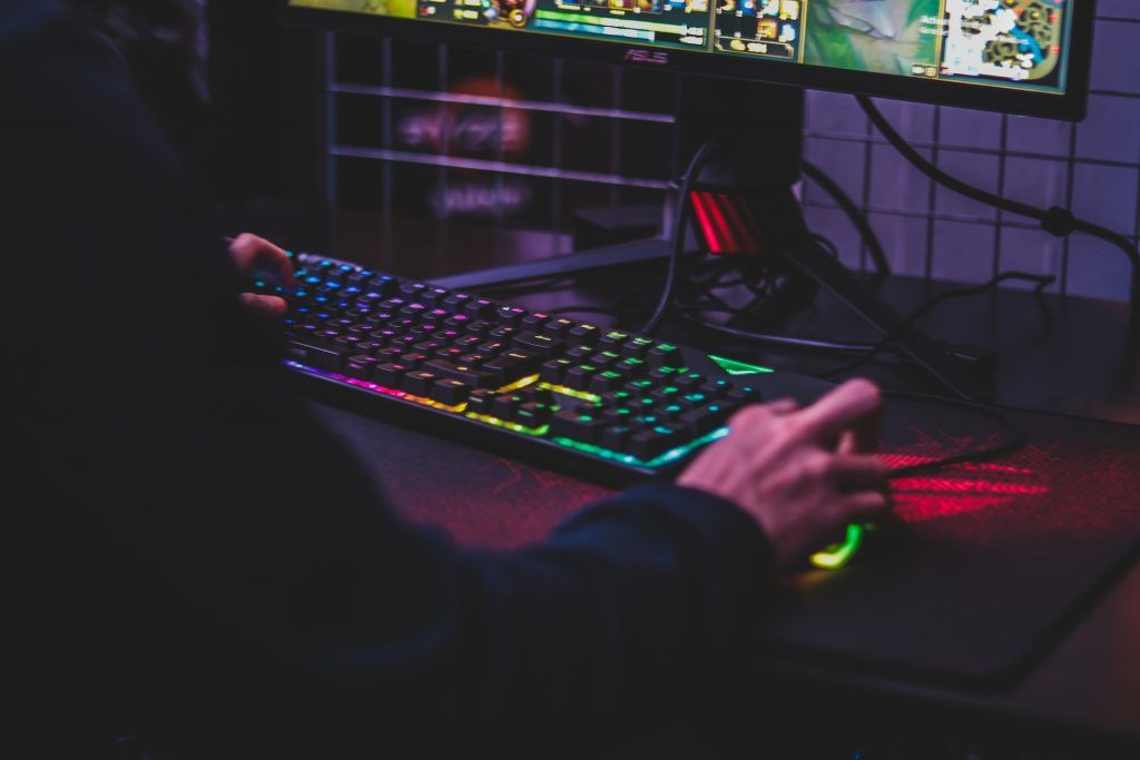 7 Creative Ideas for Customizing Your Computer Setup 3