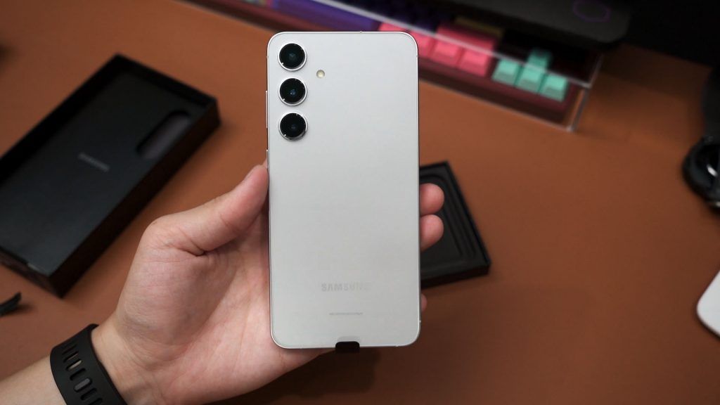 Samsung Galaxy S24 Plus first look
