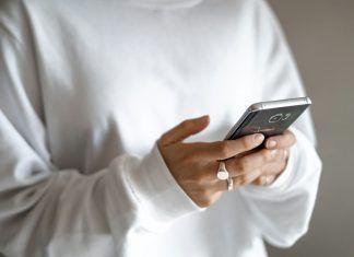 Desktop vs Mobile Gaming: Pros & Cons