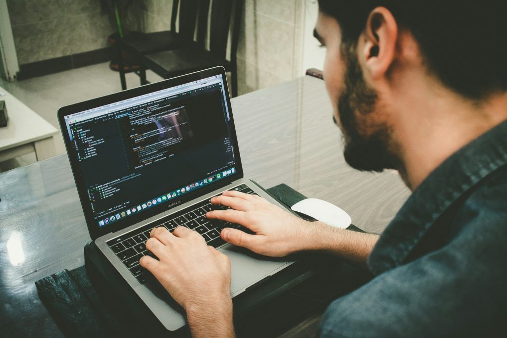 Key Techniques for Monitoring LLM Application Performance 1