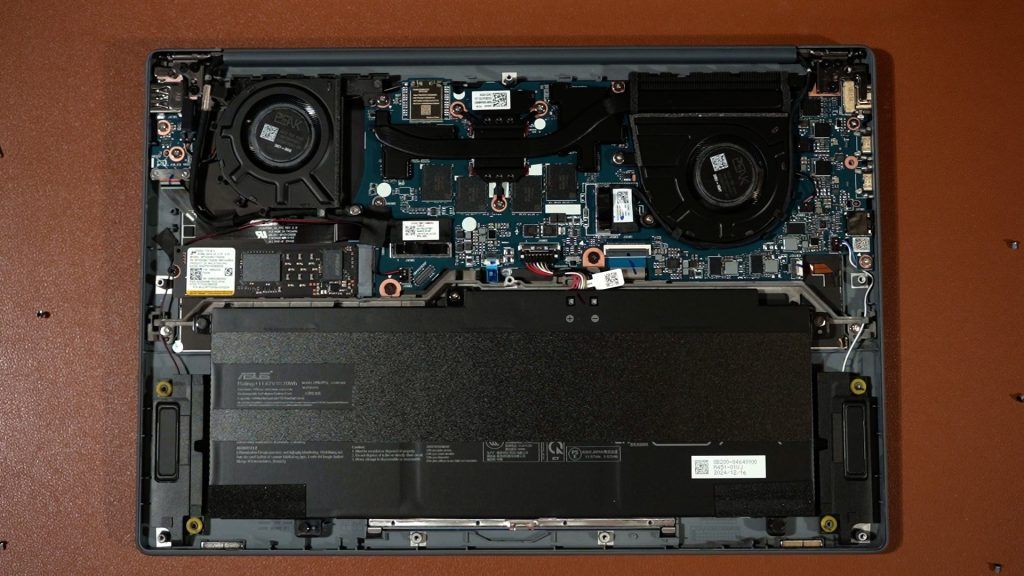 ASUS Zenbook A14 UX3407 review - the lightest laptop I've used 15