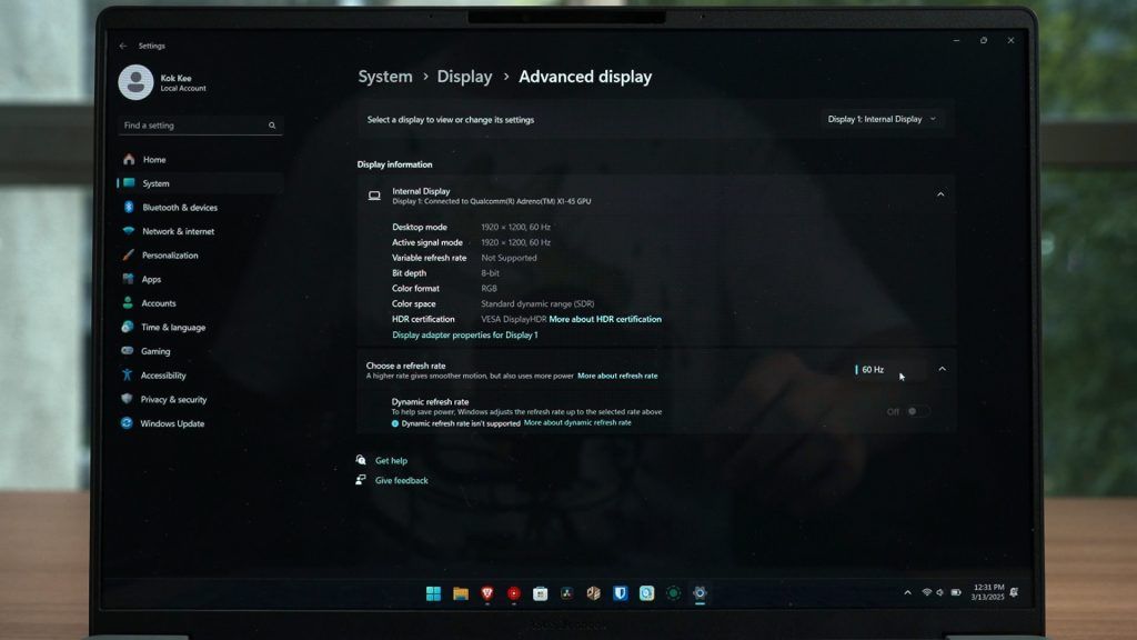 ASUS Zenbook A14 UX3407 review - the lightest laptop I've used 5