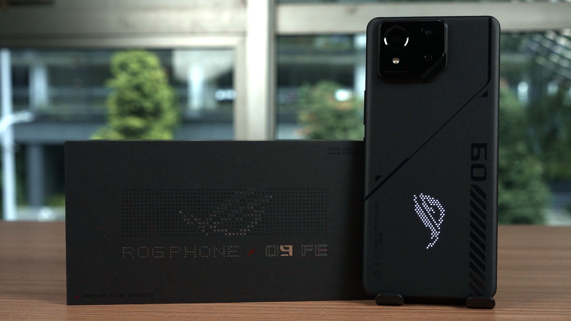 ROG Phone 9 FE review - superb value for RM2,999 | Nasi Lemak Tech