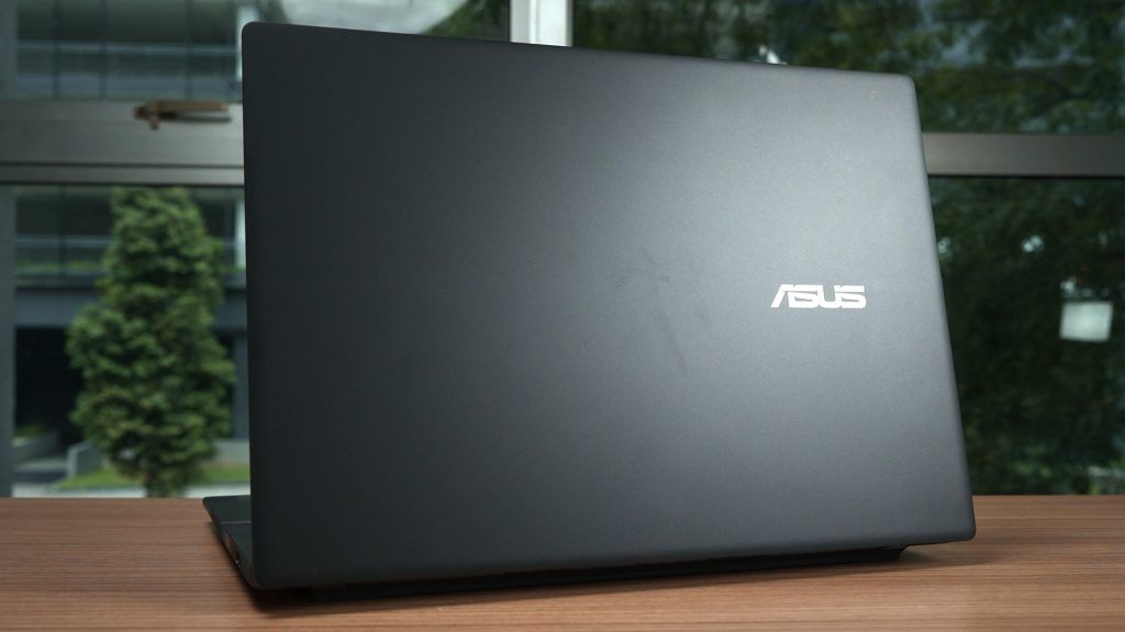 ASUS Gaming V16 V3607 review - budget gaming laptops are back! 11