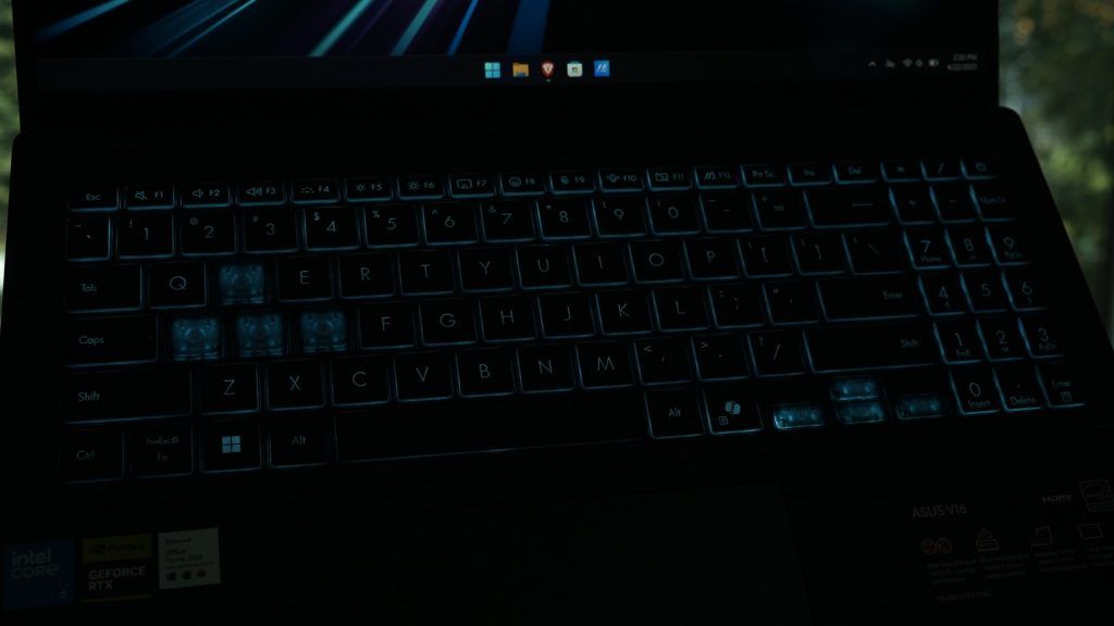 ASUS Gaming V16 V3607 review - budget gaming laptops are back! 8