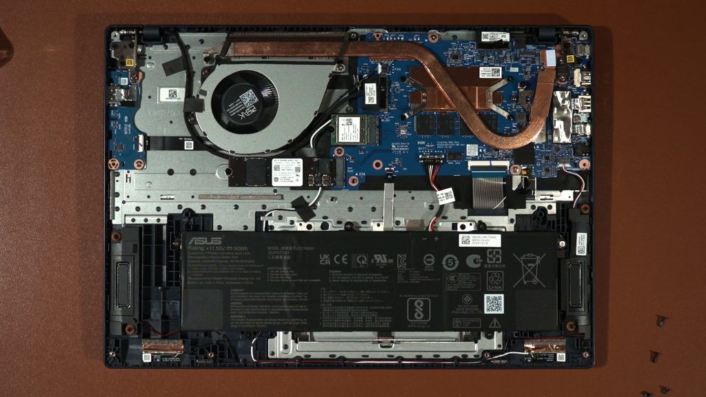 ASUS Vivobook 16 A1607 (Snapdragon) review - only RM2,999 for this laptop 9