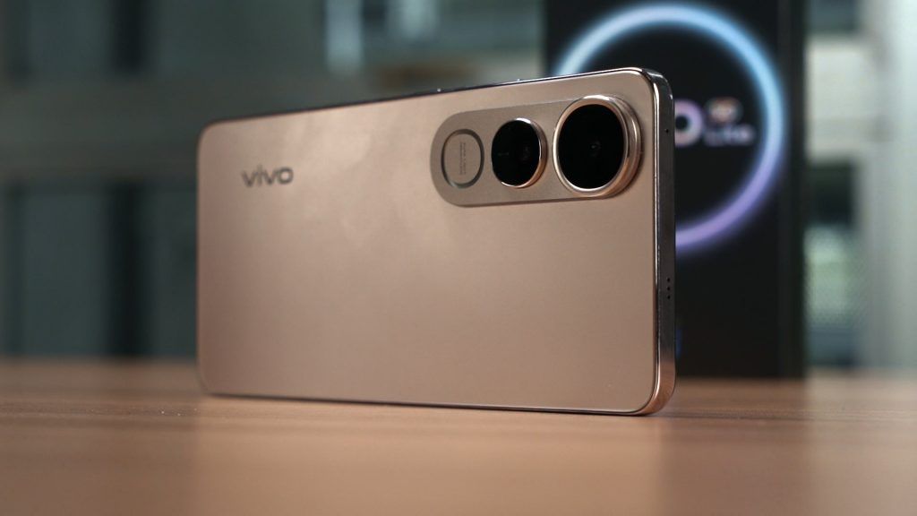 vivo V50 Lite review - 6,500mAh in a thin body 1