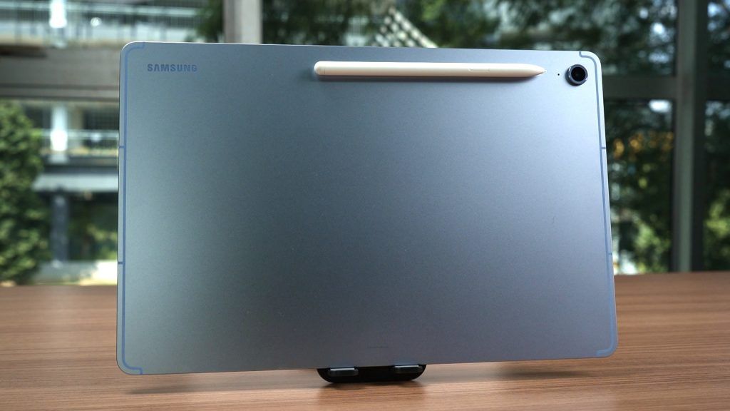 Samsung Galaxy Tab S10 FE+ - actually great screen! 1