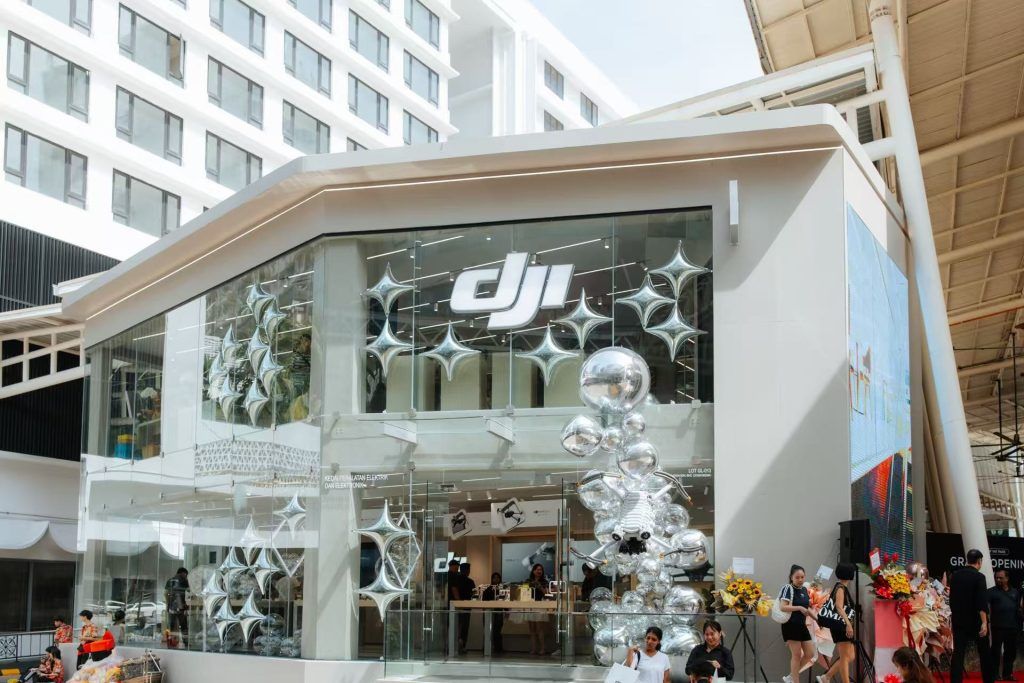 DJI Experience Store Opening - Storefront