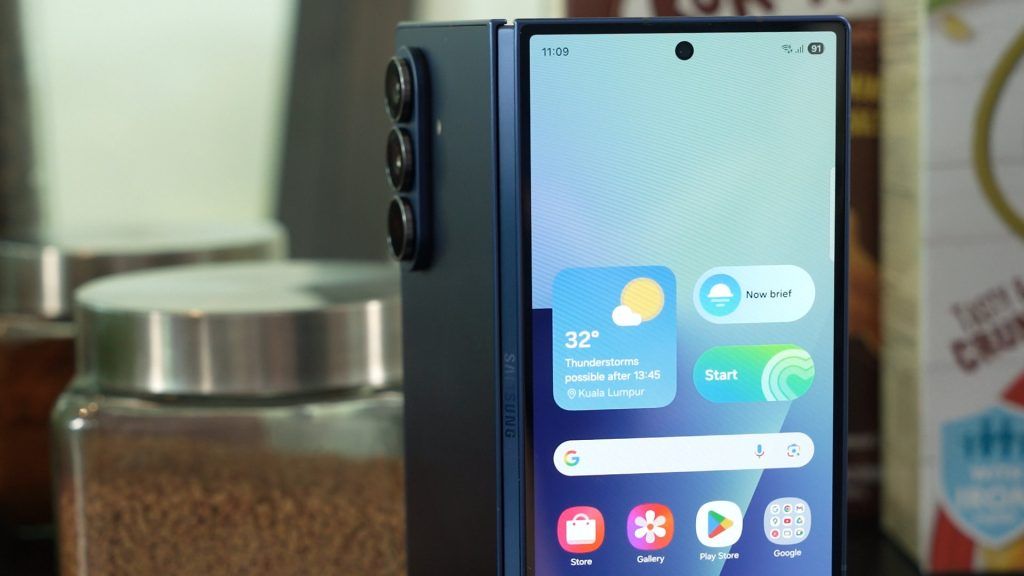 The new Samsung Galaxy Z Fold7 is thinner, lighter, and stronger than ever 5