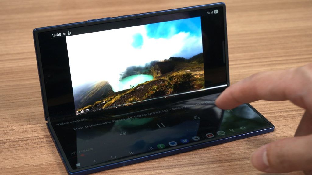 Samsung Galaxy Z Fold7 technical review 16
