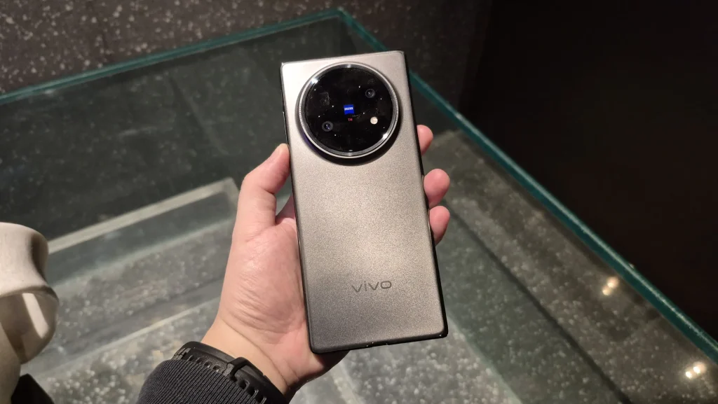 vivo X Fold5 Hands-On (2)