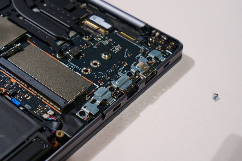 ASUS ExpertBook P3405 review - worry-free reliability for everyone 8