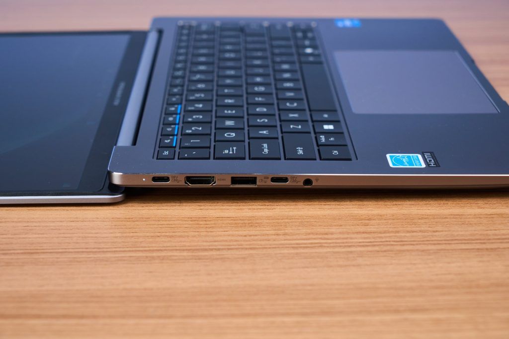 ASUS ExpertBook P3405 review - worry-free reliability for everyone 6