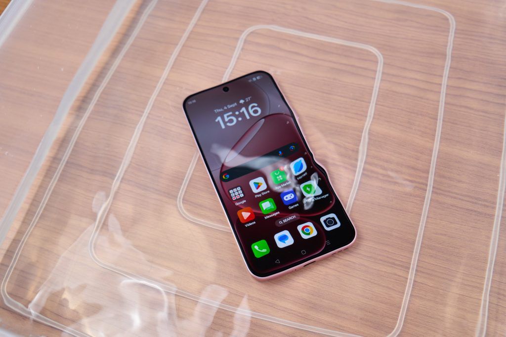 OPPO A6 Pro 6