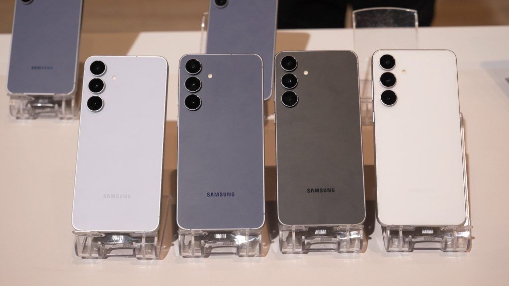 Here's the new Samsung Galaxy S25 FE 7