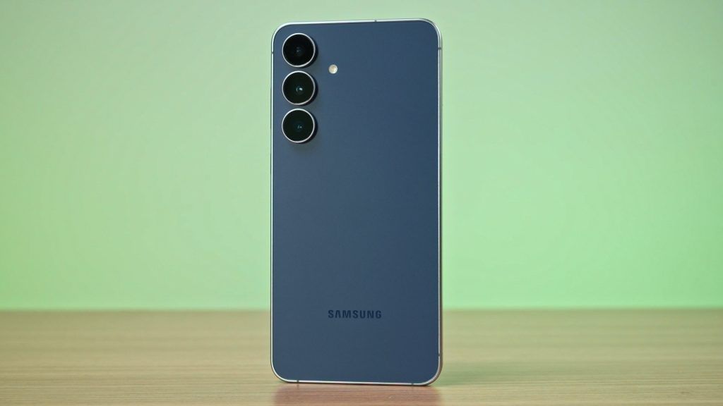 Samsung Galaxy S25 FE - lots of changes, actually 18
