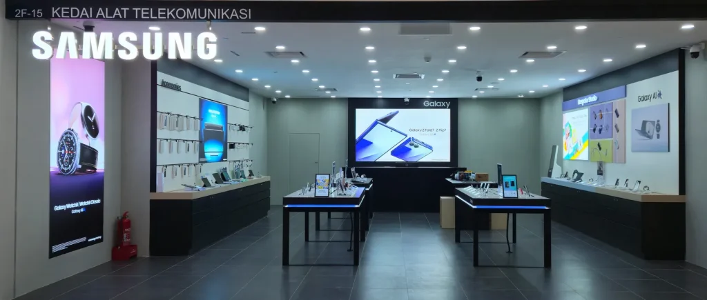 Samsung Experience Store KLGCC Mall