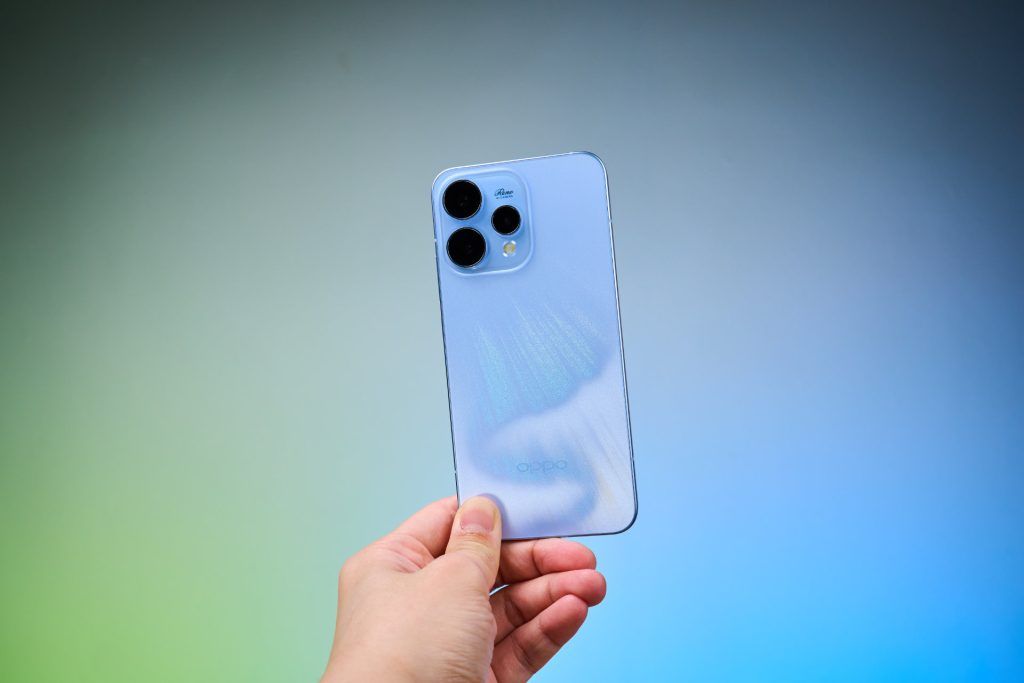 All-new OPPO Reno15 series makes ultra-wide selfies possible while staying true to its beautiful portrait roots and phone design 5