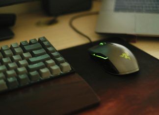 close up photo of keybaord near mouse