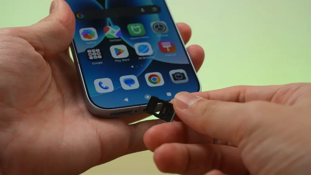 Xiaomi 17 review - tiny and powerful 17