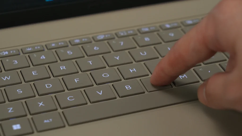 ASUS Zenbook A16 UX3607O (Snapdragon X2 Elite) review - supremely lightweight 16-inch laptop 22
