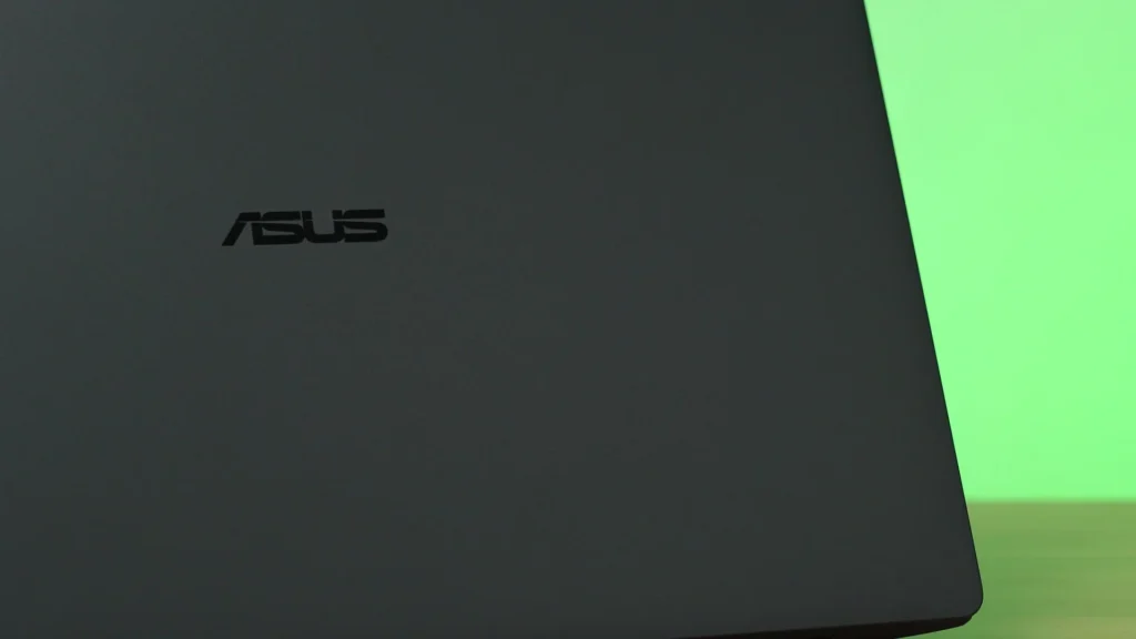 ASUS ExpertBook Ultra B9406CAA review - lightweight and actually super powerful 3