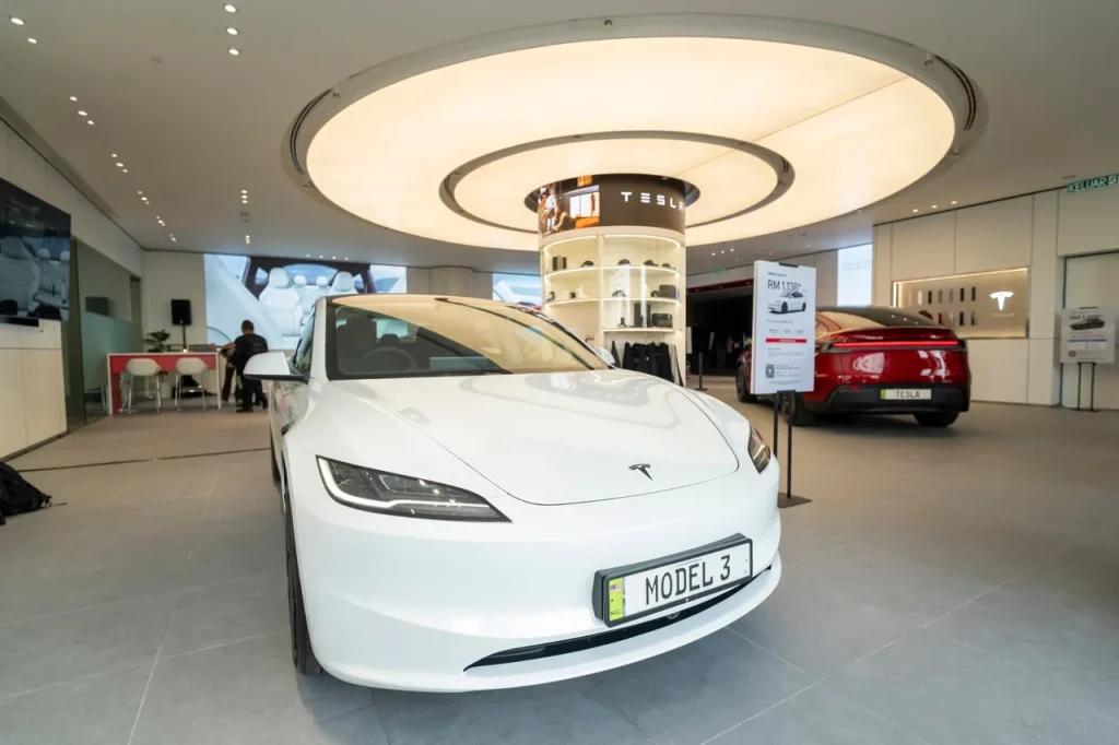 Tesla is now in Johor Bahru with new Experience Centre sitting in The Mall, Mid Valley Southkey 1