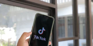 a person holding a cellphone
