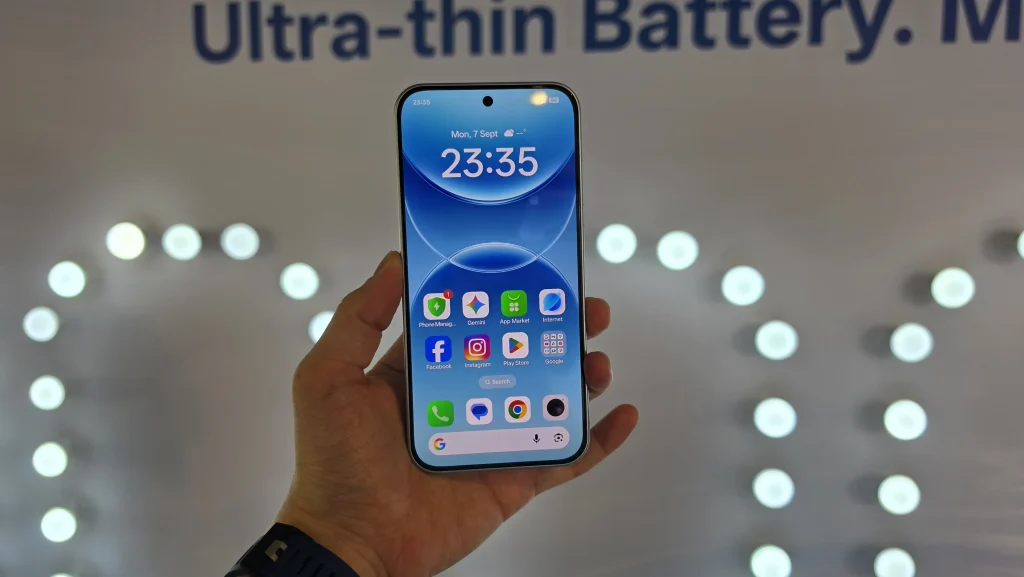 Fresh new OPPO A7 Pro Series puts group selfies, battery endurance and long-term smoothness inside an affordable package 9